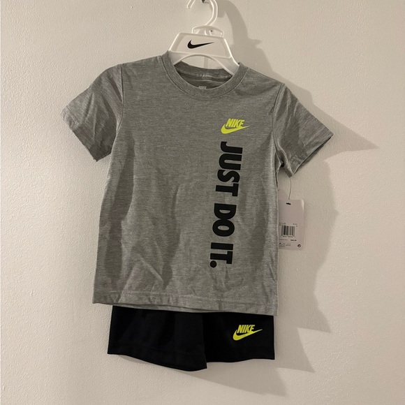 Nike Boys' Black and Gray 2-Piece Set - Picture 1 of 2
